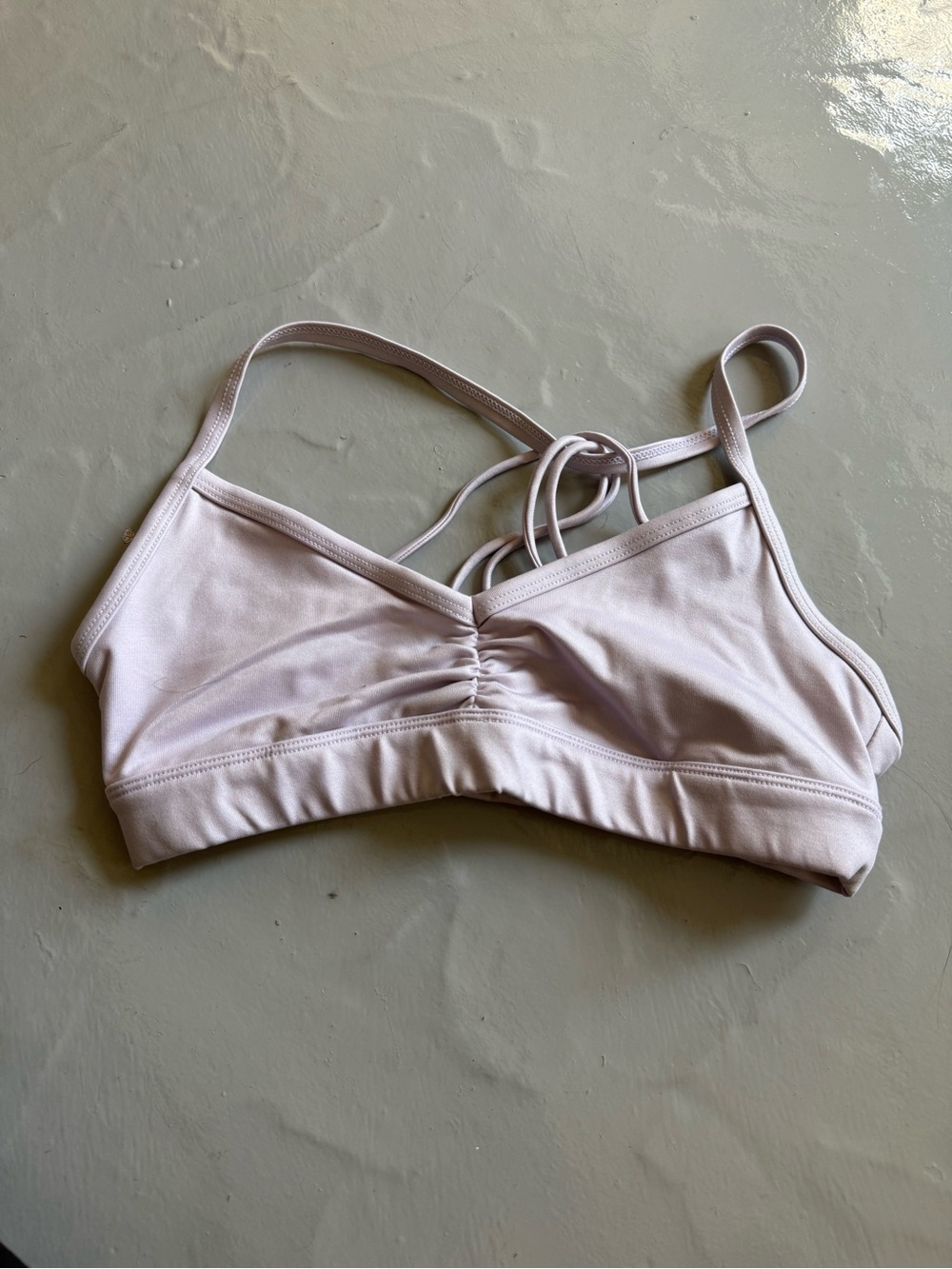 ALO Yoga Sunny Strappy Sports Bra in light lavender